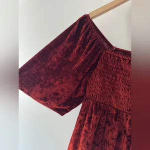 American Eagle Red Velvet Cropped‎ Smocked Blouse Flare Sleeves thumbnail 3