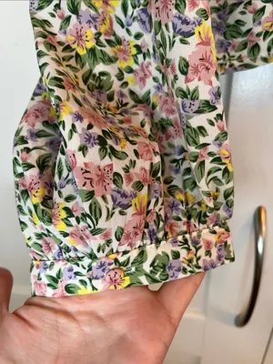 Lulu's Even Sweeter Floral Cropped Blouse with Puff Sleeves - Size Medium thumbnail 5