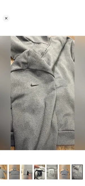 Nike Hoodie Sweatshirt Women’s Size Large Gray Fleece Pullover Side Pockets Logo thumbnail 9