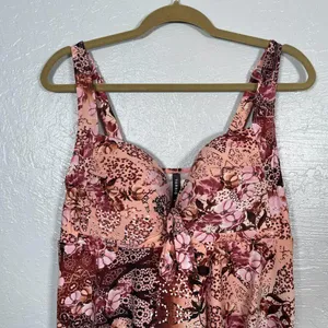 Torrid Women Plus Size 1 D/DD Pink Maroon Floral Tankini Underwire Built in Bra thumbnail 4