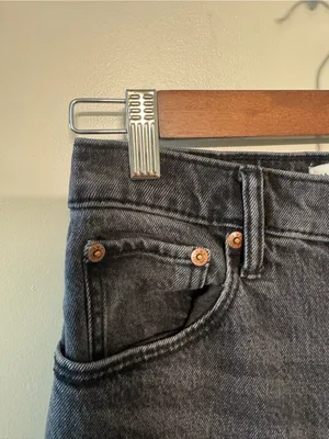 Abercrombie & Fitch The ‘90s Straight Ultra-High Rise Jeans in Washed Black thumbnail 8