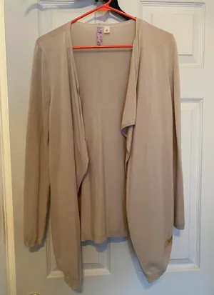 Francesca's Cardigan thumbnail 1