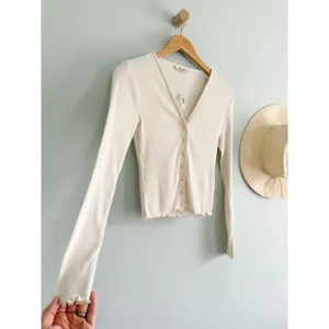 Madewell | NWT Lettuce Hem‎ V Neck Cardigan Ivory Ribbed | Sz XXS thumbnail 3