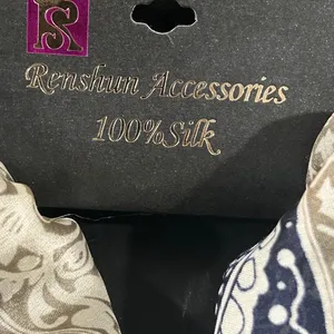 100 % silk Paisley Scarf in Navy & Cream thumbnail 6