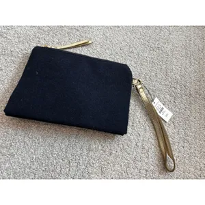 Talbots Wristlet One‎ Size Navy Christmas Tree Embroidered Holiday Clutch NWT thumbnail 4