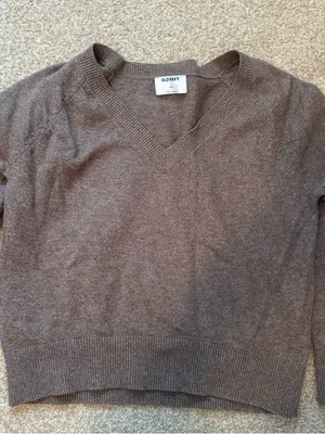 Old Navy V neck sweater thumbnail 1