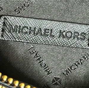 MICHAEL KORS Jet Set Travel Medium Dome Crossbody thumbnail 6