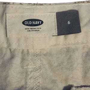 Old Navy Floral Print Cream/Olive Shorts, Size 6 thumbnail 3