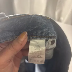 Aeropostale Mom Shorts Size 14 Light Blue‎ Ripped Distressed Cuffed Shorts thumbnail 3