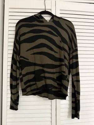 Anthropologie Sweater thumbnail 2