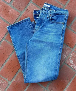 Levi’s Wedgie Straight Jeans Size 26 thumbnail 1