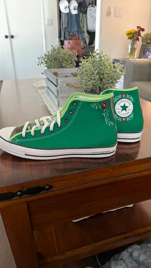 Converse Chuck Taylor All Star High-Top thumbnail 2