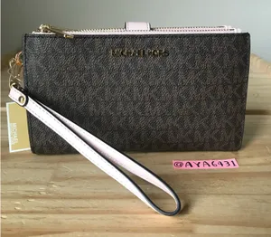 Michael Kors Wallet thumbnail 1
