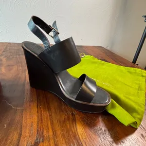 Tory Burch Black Leather Platform Wedge Sandals with Dust Bag Gold Buckle thumbnail 5