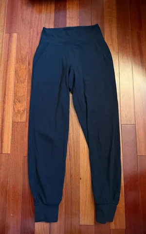 Lululemon Align Joggers thumbnail 2