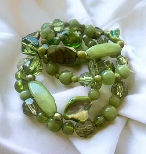 Green beaded stretchy bracelets thumbnail 1