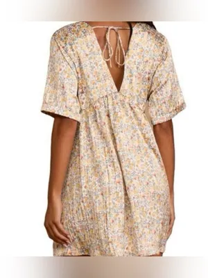 Lulu’s Express Yourself floral Dress Satin material NWOT size Large boho thumbnail 2