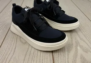 Sorel Women's Out N About IV Low Women's Waterproof Sneaker US7 Black Gum 2 $100 thumbnail 1