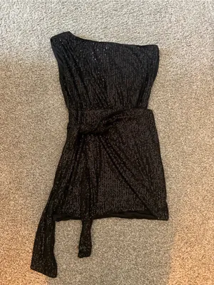 Hello Molly Black One-Shoulder Sequin Mini Dress thumbnail 7