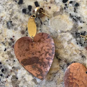 Copper‎ stamp out heart drop post earrings thumbnail 2