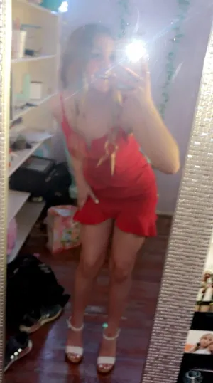 red dress Size 6 thumbnail 1
