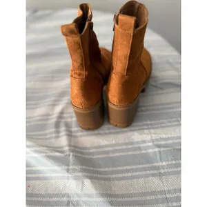 Forever 21 Y2k Cognac Brown Faux Suede Platform Lug Sole Ankle Boots 6 Round Toe thumbnail 4
