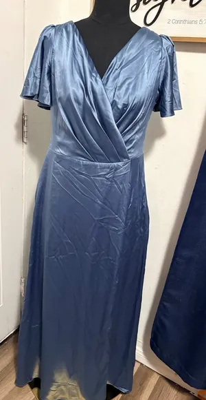 DB‎ Studio Celebrate Blue Satin Cowl Back Flutter Sleeve Maxi Dress 14 thumbnail 1