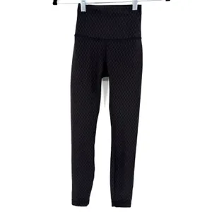 Lululemon Wunder Train High-Rise Tight 25" Size 0 Geo Tile Emboss Black thumbnail 4