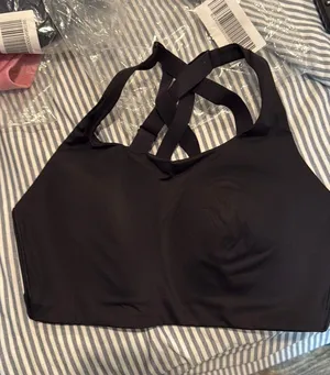 Lululemon bra  thumbnail 1