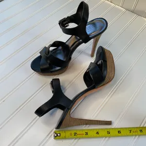 Coach Black Buckle High Heel Pumps Women’s Size 7 thumbnail 6