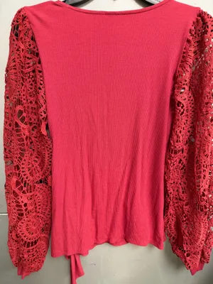 Red shirt size S lace sleeve v-neck thumbnail 5