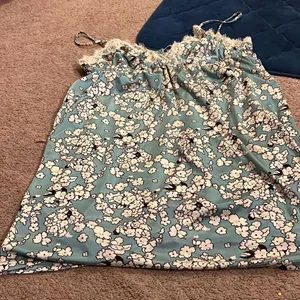 Betsey Johnson floral‎ dress 6 thumbnail 4