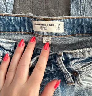Abercrombie Dad High-Rise Jeans thumbnail 2