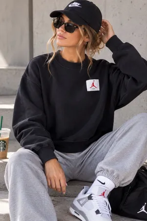 Jordan Nike Flight Black Fleece Loose Fit Crewneck Pullover Sweatshirt Red Logo thumbnail 1