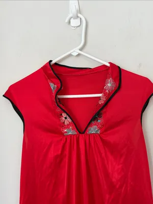 Vintage JCPenney Asian Inspired Red Satin Embroidered Nightgown XS ^ thumbnail 2