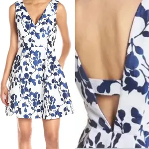 Betsey Johnson Floral Jacquard Dress Size 8 White Blue Metallic Flower‎ Print thumbnail 2