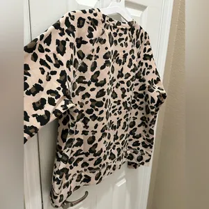 Brunette the Label Middle Sister Crewneck Sweatshirt leopard print size M/L thumbnail 6