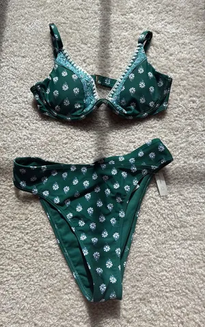 Hollister Bikini Set thumbnail 1