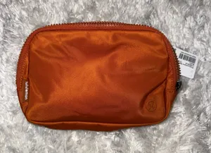 Lululemon Everywhere Belt Bag thumbnail 1