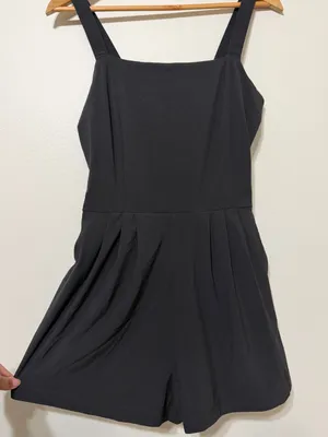NEW Vuori Villa Cami Romper Size Medium Women's thumbnail 5