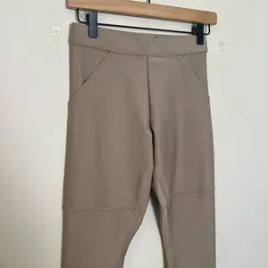 ALO YOGA- High Waist 4 Pocket Utility Legging Taupe Size S thumbnail 3