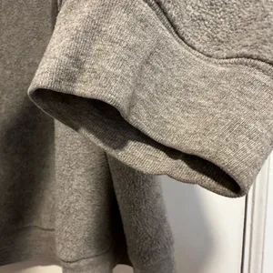 VTG 90s Y2K Mickey Mouse Disney XLarge 16/18 Grey Red Crewneck Pullover Fleece. thumbnail 13