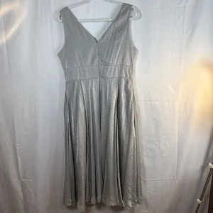 Midnight Velvet Silver Sleeveless MIDI Dress Preowned Size 12 thumbnail 10