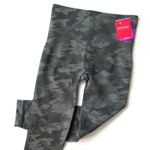 NWT SPANX Look at Me Now Seamless Cropped Leggings in Sage Camo Sz M 6-8 thumbnail 2