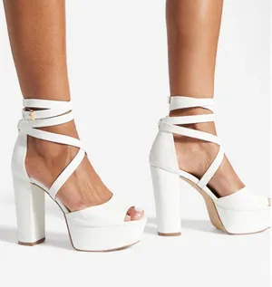 NIB Rosalinda Strappy Sandal White Snake Block 5” Heel Size 8 Platform thumbnail 1