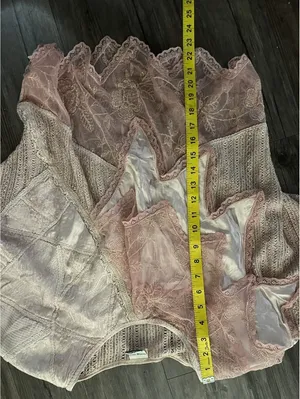 VTG Rayon Pink Patchwork Lace Ruffle Shawl Cape Made Italy Size undefined thumbnail 4