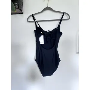 NWT Quince Italian Underwire One Piece Swimsuit Black Size Small thumbnail 2