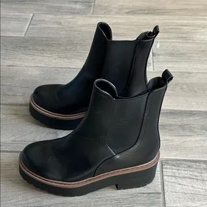 Soda Black Ankle Boots with Brown Sole thumbnail 2