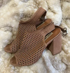 Steve Madden Blush Tan Perforated Block Heel Slingback Sandals thumbnail 1
