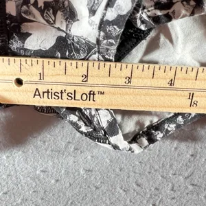 1108 | Lululemon Speed Up Floral Print Running Athletic Shorts Black‎ White 4 thumbnail 4